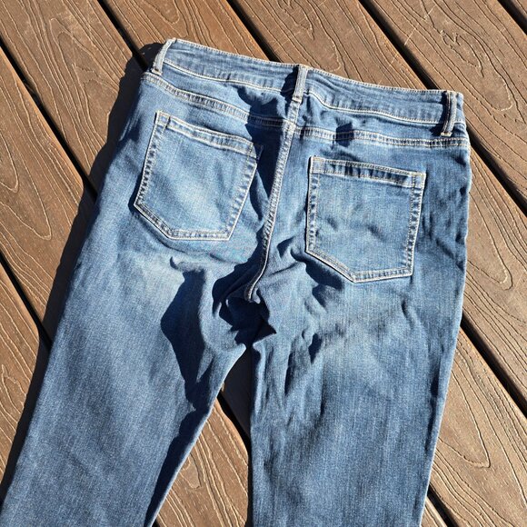 Maurices cropped split raw hem jeans, size 7/8.  VGUC - Picture 6 of 9